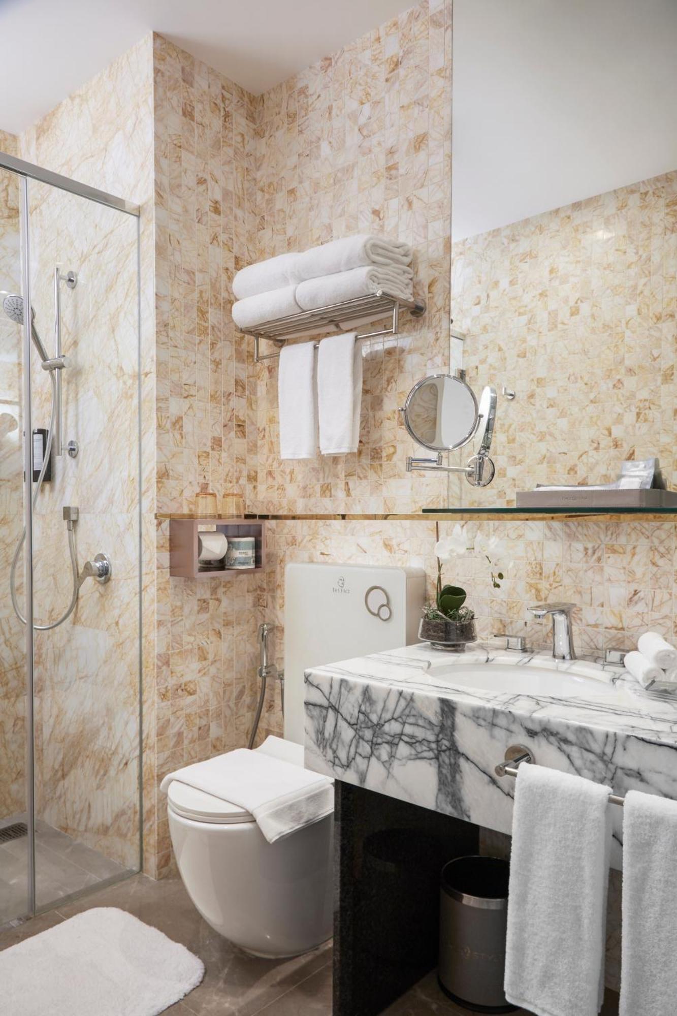 The Face Style Hotel Kuala Lumpur Exterior foto Bathroom